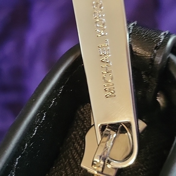 Michael Kors Avril Small Studded Patchwork signature Logo Satchel NWT - Picture 7 of 14